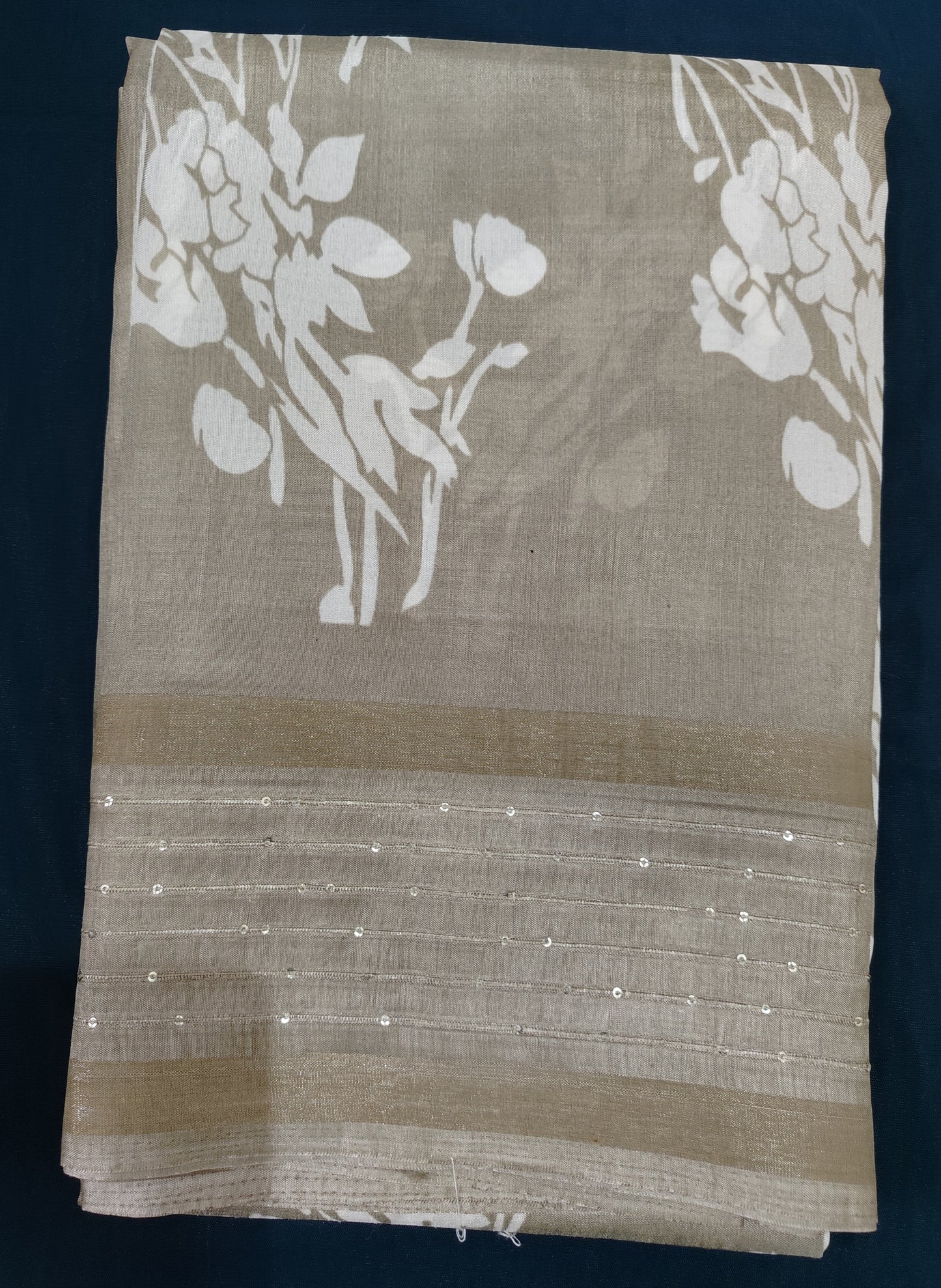 Dola silk saree ( semi)